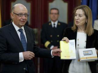 Cristóbal Montoro y Ana Pastor