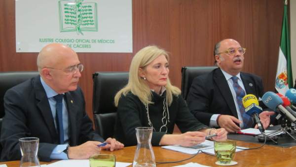 Carlos Arjona, María José Rodríguez y Pedro Hidalgo Carlos Arjona, María José Rodríguez y Pedro Hidalgo