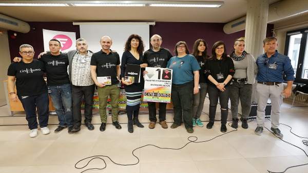 La edil junto con los organizadores del festival. La edil junto con los organizadores del festival.