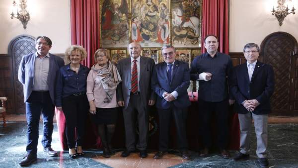 El alcalde de Lleida y el presidente del Cercle de Belles Arts, junto a concejal El alcalde de Lleida y el presidente del Cercle de Belles Arts, junto a concejal