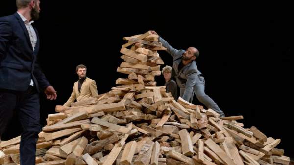 Una escena de la representación Una escena de la representación