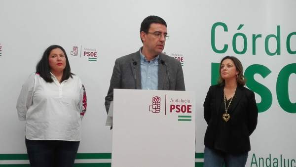 Mario Jiménez interviene, entre Dolores Amo e Isabel Ambrosio Mario Jiménez interviene, entre Dolores Amo e Isabel Ambrosio