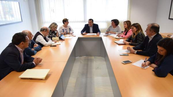 Ruiz Espejo en una reunión para abordar los PGE Ruiz Espejo en una reunión para abordar los PGE