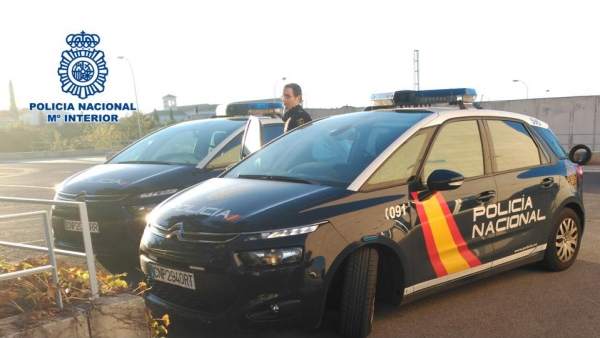 Nota De Prensa: La Policía Nacional Detiene A Una Mujer Por El Robo En Un Domici Nota De Prensa: La Policía Nacional Detiene A Una Mujer Por El Robo En Un Domici