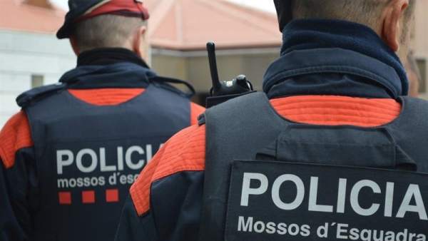 Mossos d' Esquadra Mossos d' Esquadra