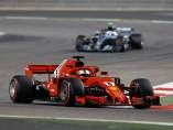 Vettel gana en Bahréin y afianza su liderato y Alonso acabó séptimo