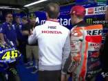 Tensión en el box de Rossi, del que echan a Márquez: "Ahora no vengas aquí a disculparte"