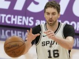 Pau Gasol y Mirotic jugarán los 'playoffs' de la NBA