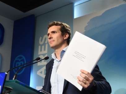 Pablo Casado muestra toda la documentación de su máster.