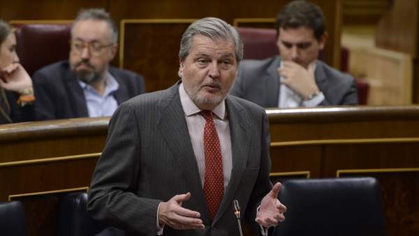 Iñigo Méndez de Vigo en la sesión de control al Gobierno en el Congreso Iñigo Méndez de Vigo en la sesión de control al Gobierno en el Congreso