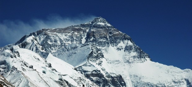 Paisaje del Monte Everest desde el Campamento Base en la cara norte del Tíbet.