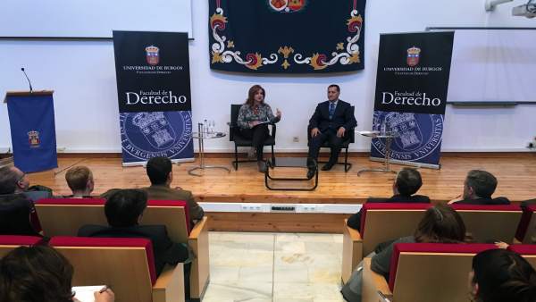 La presidenta de las Cortes en la UBU. La presidenta de las Cortes en la UBU.