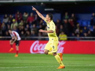 Carlos Bacca celebra un gol