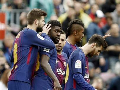 Los jugadores del Barça celebran un gol