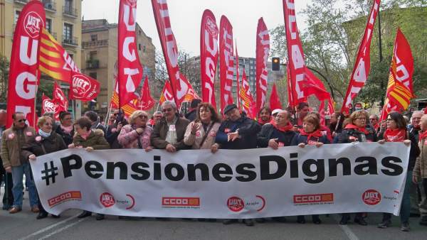 Manifestación por las pensiones de UGT y CC.OO. Manifestación por las pensiones de UGT y CC.OO.
