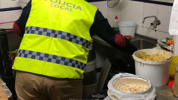 Precintados dos establecimientos en la capital tras denuncias de los vecinos Precintados dos establecimientos en la capital tras denuncias de los vecinos