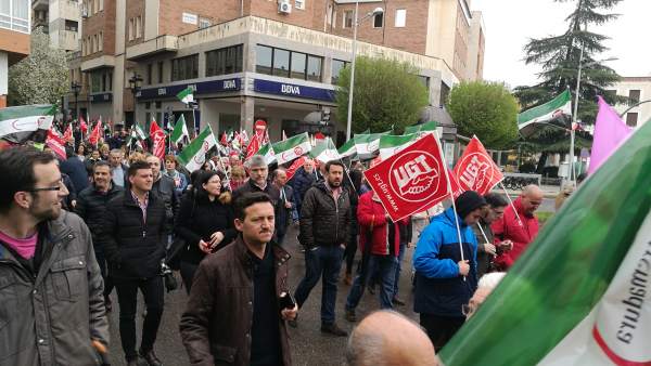 Dirigentes socialistas en la manifestación de Badajoz por las pensiones Dirigentes socialistas en la manifestación de Badajoz por las pensiones