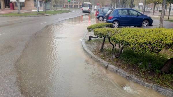 Valladolid.- Fuga de agua en Huerta del Rey Valladolid.- Fuga de agua en Huerta del Rey