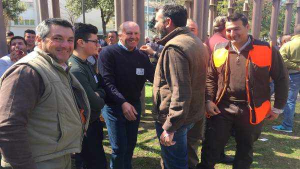 El PSOE defiende la caza por su dimensión 'social, económica y medioambiental' El PSOE defiende la caza por su dimensión 'social, económica y medioambiental'