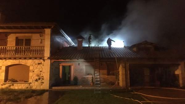 Casa incendiada Casa incendiada