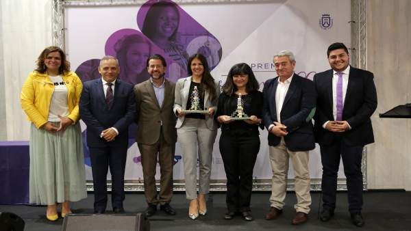 El Cabildo de Tenerife convoca la 2ª edición de los Premios Estamos con Ellas El Cabildo de Tenerife convoca la 2ª edición de los Premios Estamos con Ellas