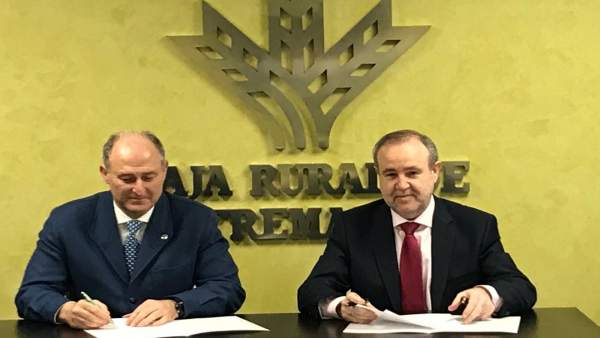 Caja Rural firma acuerdo con Veterinarios Caja Rural firma acuerdo con Veterinarios