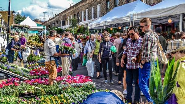 La Marina celebrarà l'arribada de la primavera amb un mercat de flors flotant La Marina celebrarà l'arribada de la primavera amb un mercat de flors flotant
