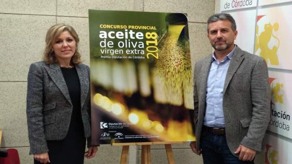 Sánchez y Romero presentan el Concurso de AOVE 'Premio Diputación' Sánchez y Romero presentan el Concurso de AOVE 'Premio Diputación'