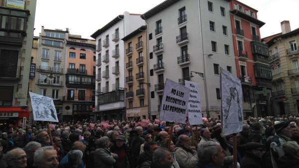 Concentración en Pamplona en defensa del sistema público de pensiones Concentración en Pamplona en defensa del sistema público de pensiones