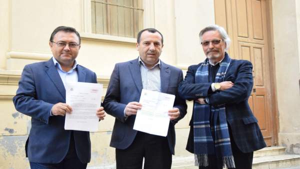 Miguel Angel Heredia con José Luis Ruiz Espejo y Rafael Granados biblioteca Miguel Angel Heredia con José Luis Ruiz Espejo y Rafael Granados biblioteca