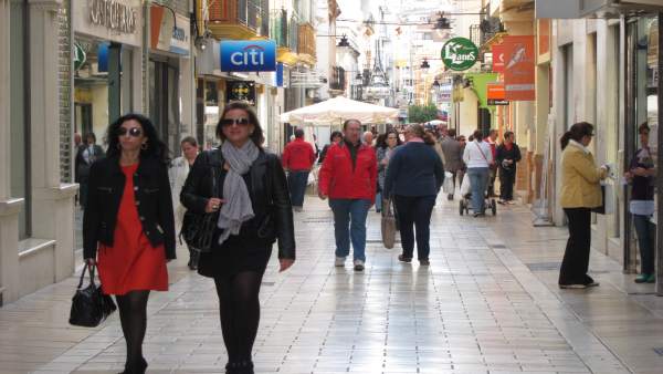 Calle Comercial De Huelva. Calle Comercial De Huelva.