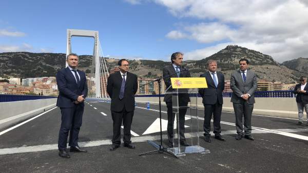 Iñigo de la Serna habla en Alcoi en la reapertura del puente Fernando Reig Iñigo de la Serna habla en Alcoi en la reapertura del puente Fernando Reig