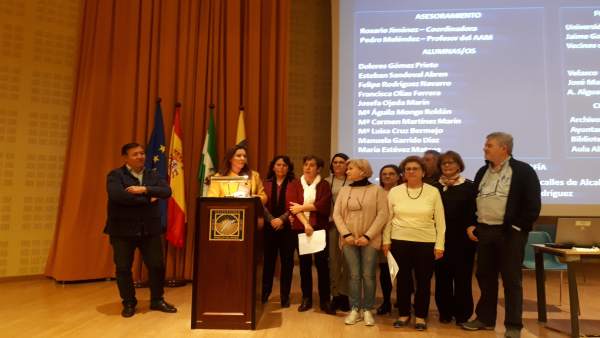 Los alumnos han estado acompañados por responsables municipales. Los alumnos han estado acompañados por responsables municipales.