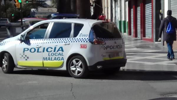 Policía Local de Málaga coche recursos agentes local patrulla calle Policía Local de Málaga coche recursos agentes local patrulla calle