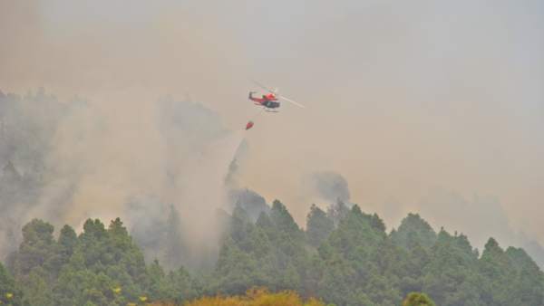 Helicóptero contra incendios Helicóptero contra incendios