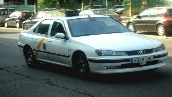Un Taxi Por Las Calles De Sevilla Un Taxi Por Las Calles De Sevilla