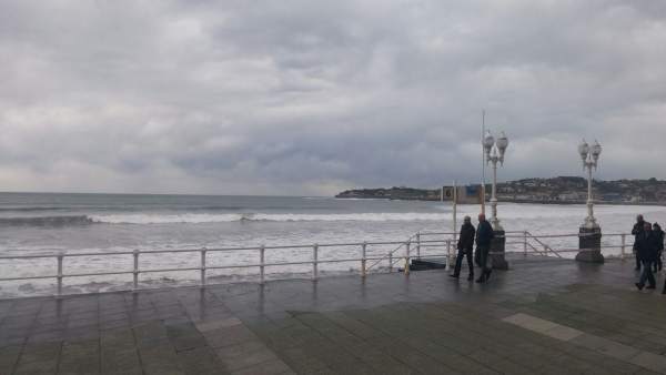 Temporal en Gijón, oleaje, Playa de San Lorenzo, viento Temporal en Gijón, oleaje, Playa de San Lorenzo, viento