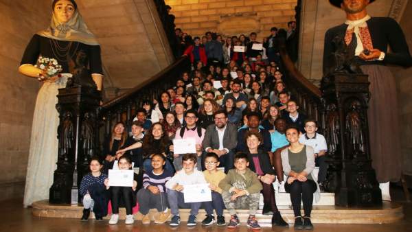 Alumnos de centros escolares en Cort Alumnos de centros escolares en Cort