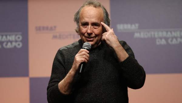 Rueda de prensa de Joan Manuel Serrat en el Círculo de Bellas Artes Rueda de prensa de Joan Manuel Serrat en el Círculo de Bellas Artes