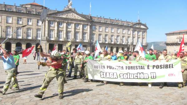 Protesta de brigadistas de Seaga en Santiago Protesta de brigadistas de Seaga en Santiago