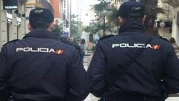 Agentes de la Policía Nacional Agentes de la Policía Nacional