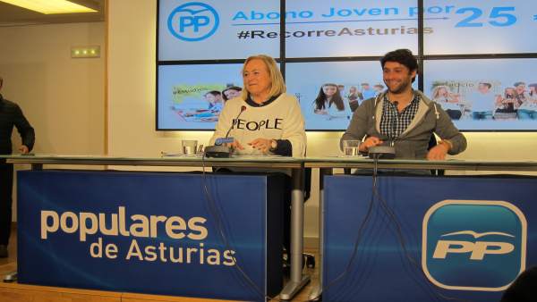 La presidenta del PP, Mercedes Fernández, en rueda de prensa La presidenta del PP, Mercedes Fernández, en rueda de prensa