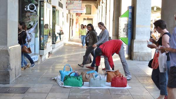 Venta ambulante, bolsos, venta ilegal, recurso Venta ambulante, bolsos, venta ilegal, recurso