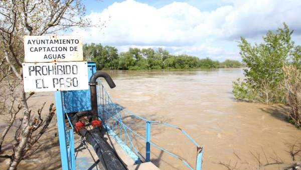 El río Ebro a su paso por la localidad de Quinto. El río Ebro a su paso por la localidad de Quinto.
