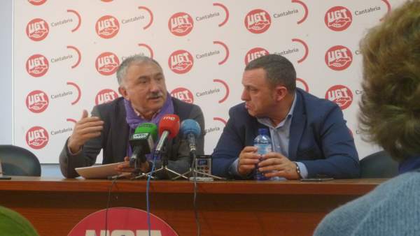 Pepe Álvarez junto a Mariano Carmona, líder de UGT Cantabria, en Santander Pepe Álvarez junto a Mariano Carmona, líder de UGT Cantabria, en Santander