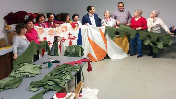Sainz, con participantes en el taller Sainz, con participantes en el taller