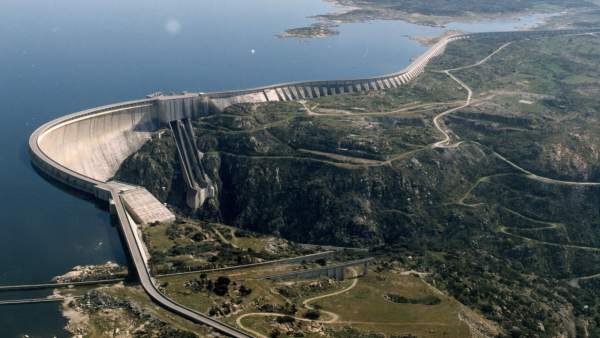 Embalse de La Almendra Embalse de La Almendra