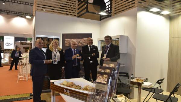 Ceniceros visita expositores riojanos en Alimentaria Ceniceros visita expositores riojanos en Alimentaria