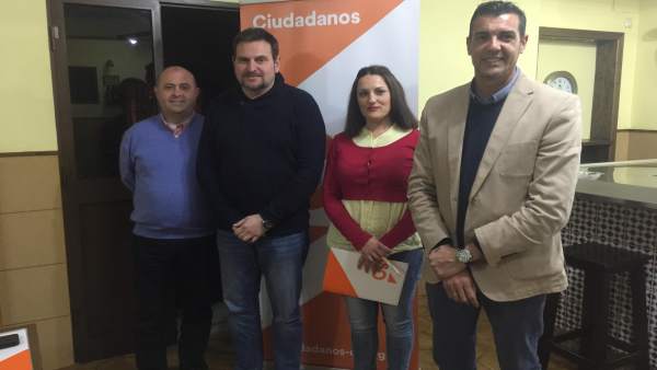 Vicente Sánchez secretario de Organización con representantes de Cs Alora Vicente Sánchez secretario de Organización con representantes de Cs Alora