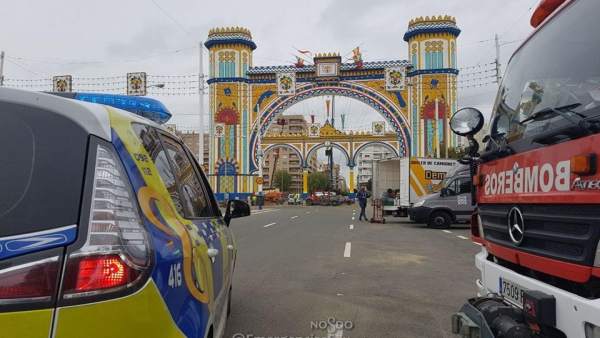 Vehículos de Policía Local y Bomberos en la Feria de Abril Vehículos de Policía Local y Bomberos en la Feria de Abril
